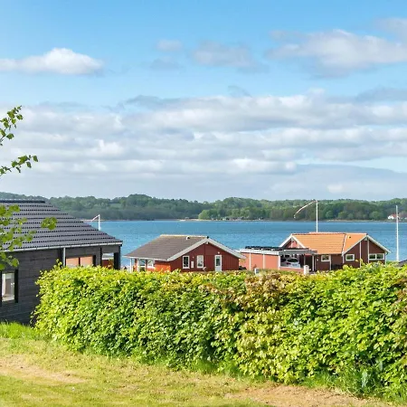 Дом отдыха 4 Person In