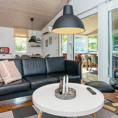 4 Person In Дом отдыха