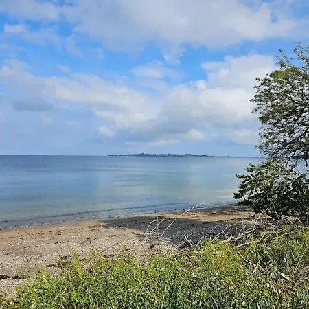 Дом отдыха 4 Person In *